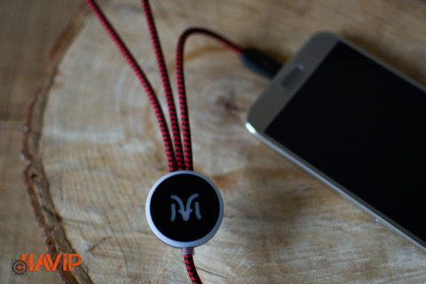 Câble de charge personnalisable pour smartphone réalisé par Mavip