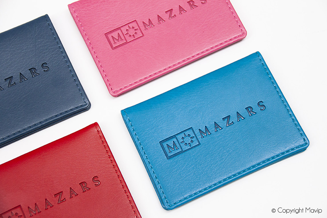 porte-cartes personnalisées avec logo Mazars par Mavip