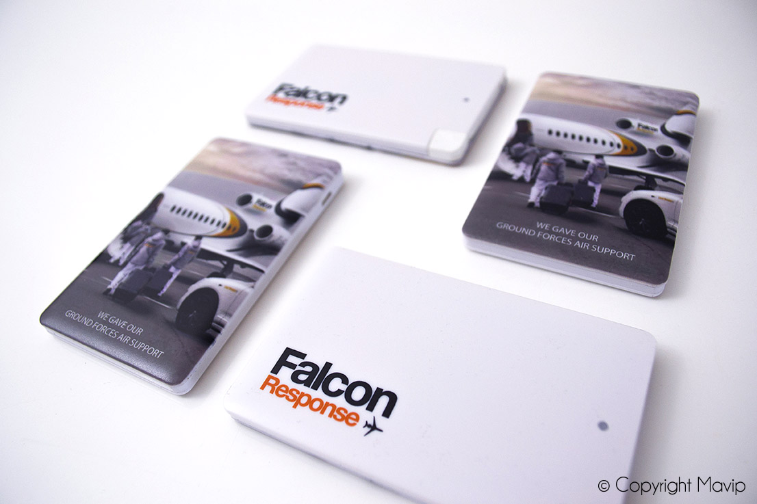 Chargeurs smartphone full impression personnalisables avec logo réalisés pour Dassault Falcon Response par Mavip