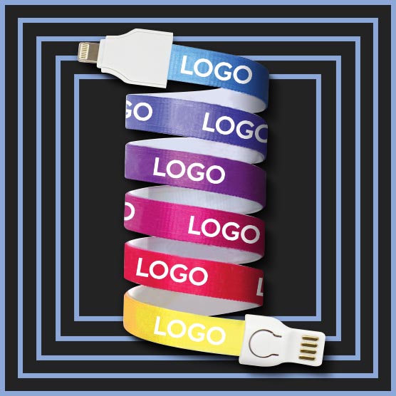 Câble de charge qui devient un lanyard personnalisable avec logo